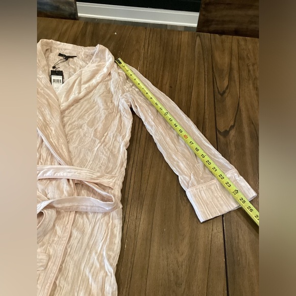 BCBG Maxazria Crushed Velvet Robe Wrap Dress long sleeve v neck almond pink L - Picture 7 of 13